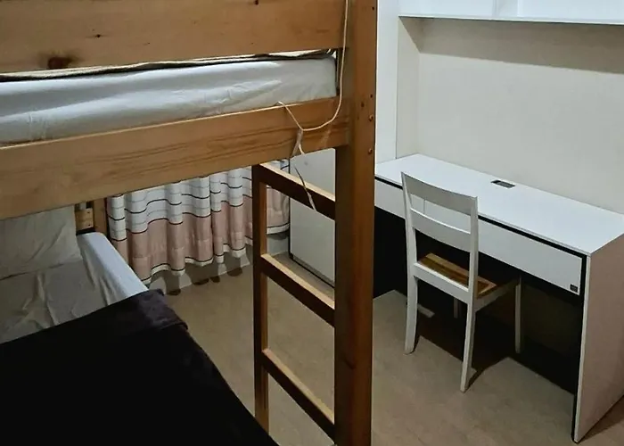 Cozy Modern 2 Bedroom 81 Newport Boulevard Apartahotel