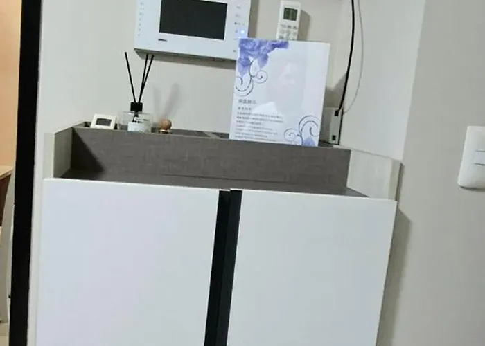 Cozy Modern 2 Bedroom 81 Newport Boulevard Apartahotel Manila