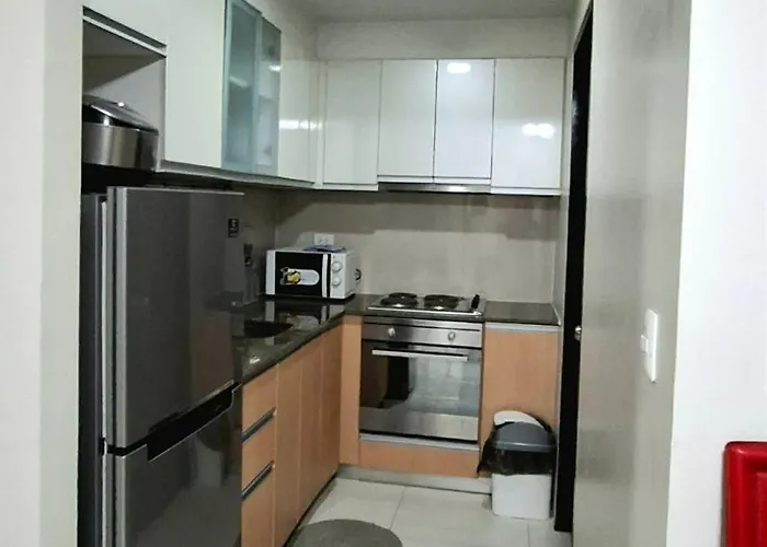 Cozy Modern 2 Bedroom 81 Newport Boulevard