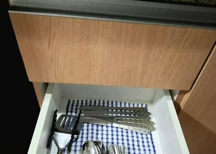 Cozy Modern 2 Bedroom 81 Newport Boulevard * Manila