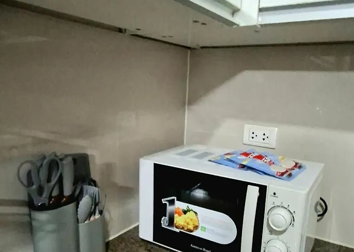 Cozy Modern 2 Bedroom 81 Newport Boulevard * Manila