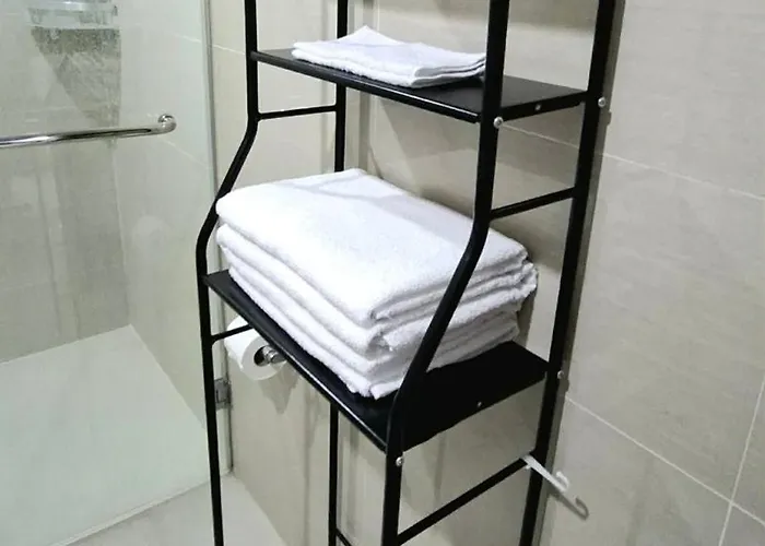 Cozy Modern 2 Bedroom 81 Newport Boulevard Apartahotel Manila