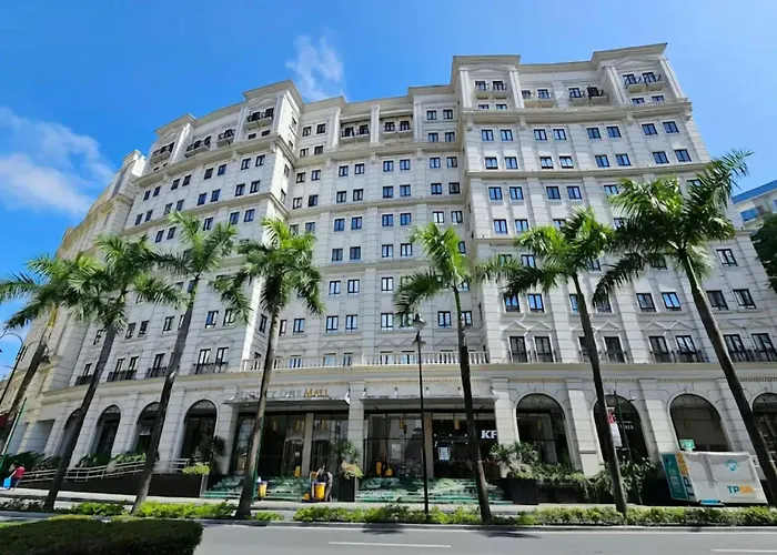 Cozy Modern 2 Bedroom 81 Newport Boulevard Apartahotel Manila